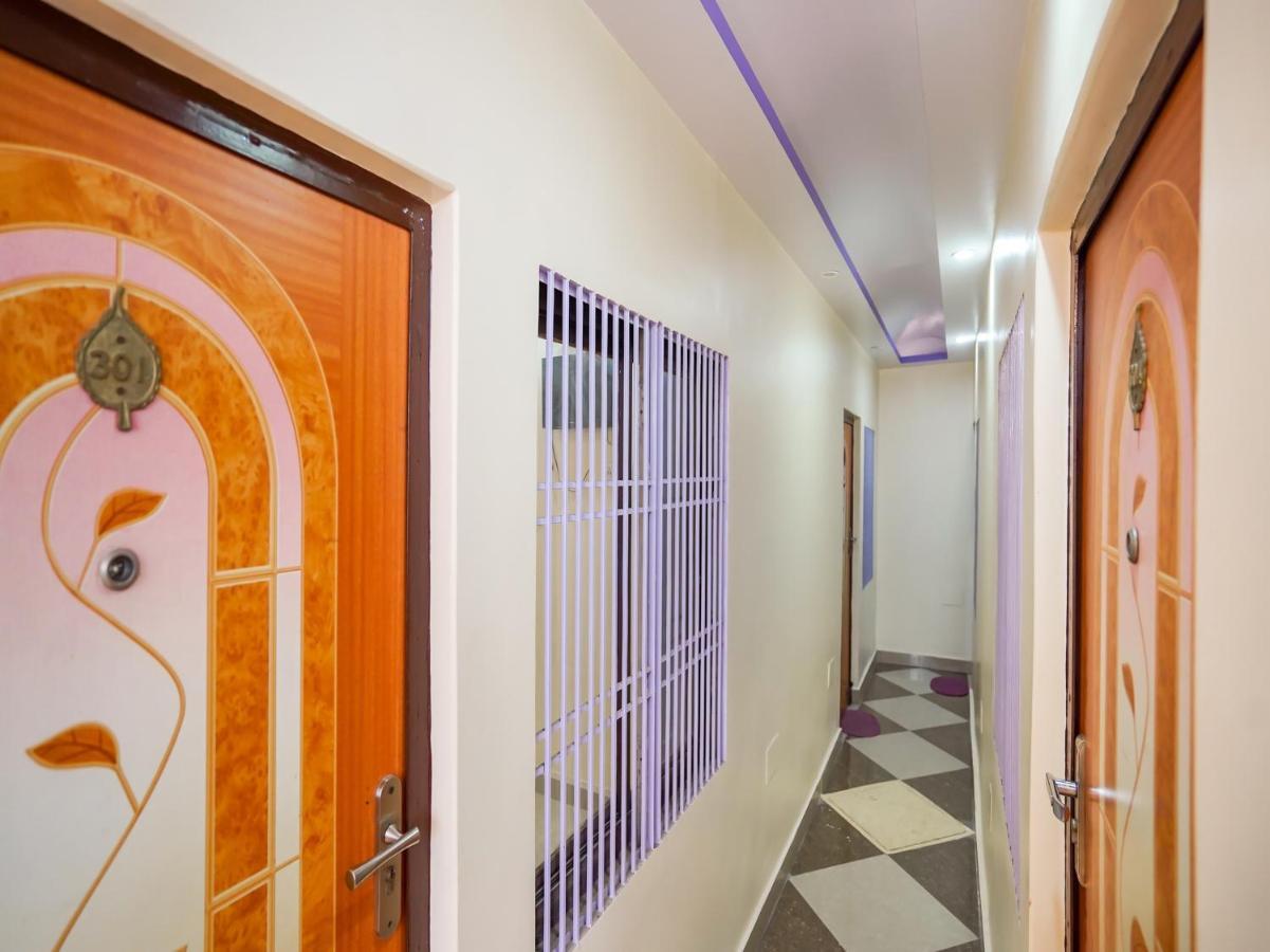 Oyo 75627 New Ankit Guest House Benares Buitenkant foto
