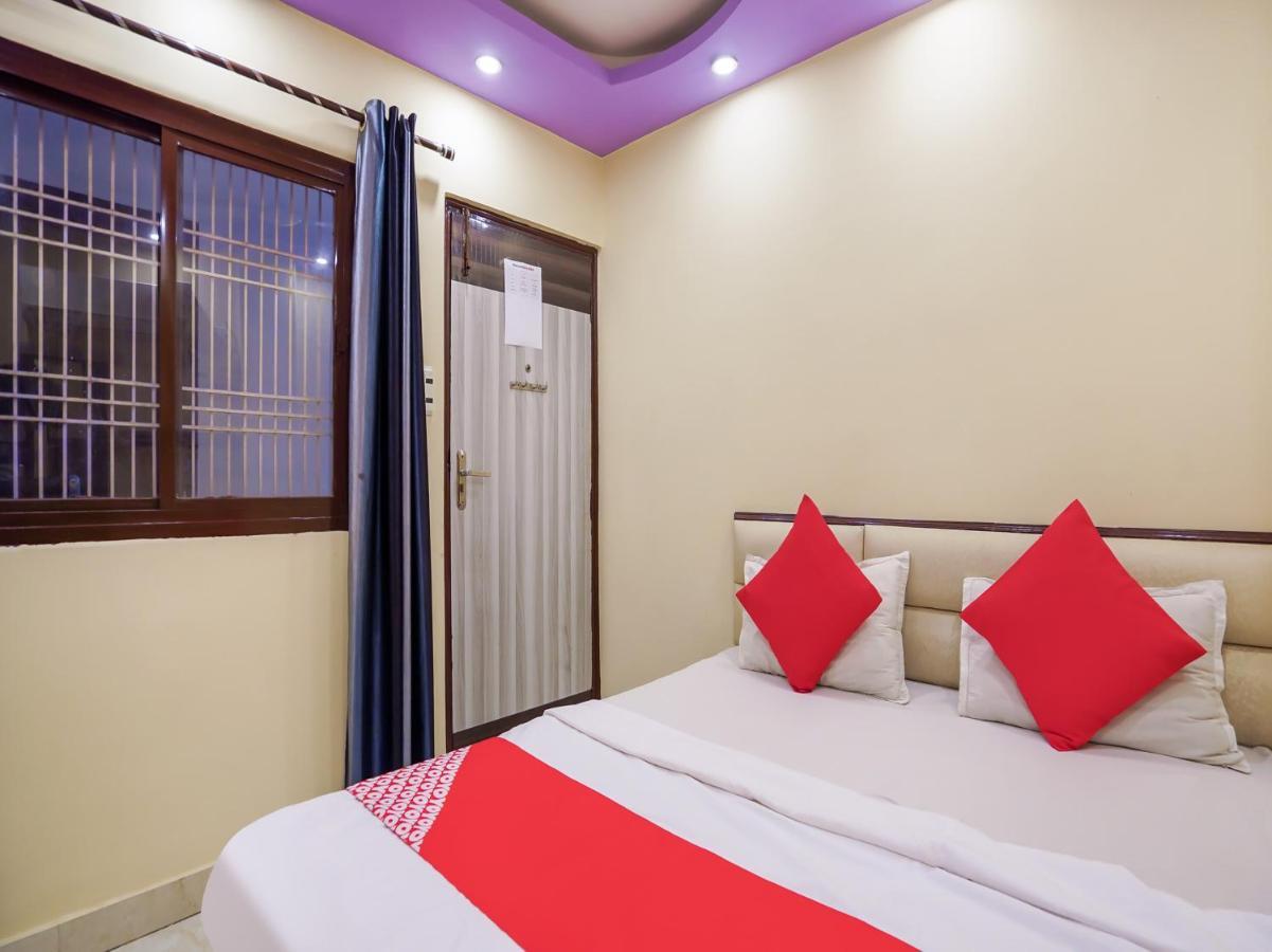 Oyo 75627 New Ankit Guest House Benares Buitenkant foto