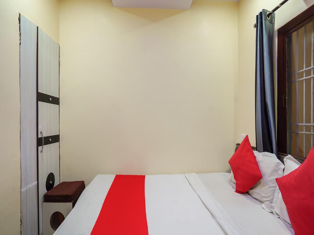Oyo 75627 New Ankit Guest House Benares Buitenkant foto