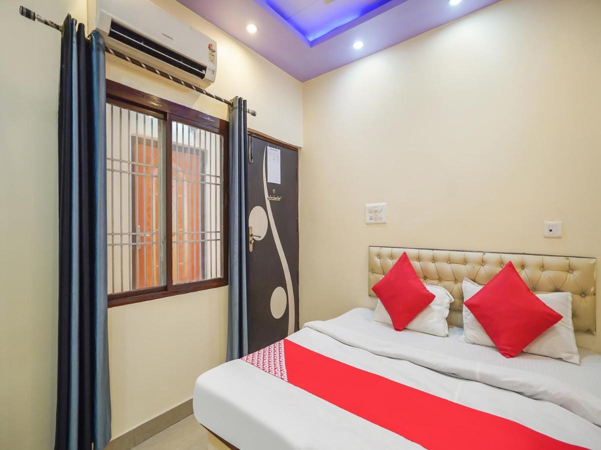 Oyo 75627 New Ankit Guest House Benares Buitenkant foto