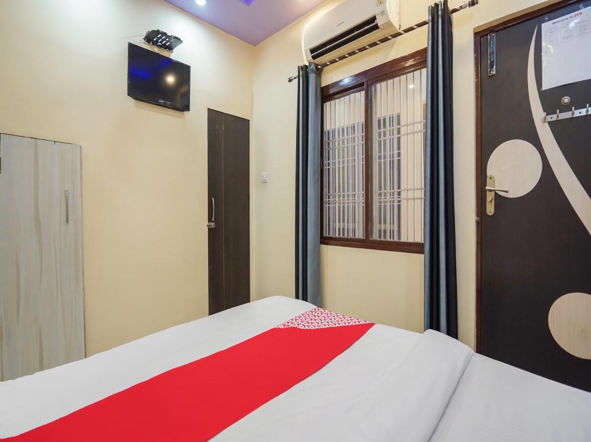 Oyo 75627 New Ankit Guest House Benares Buitenkant foto
