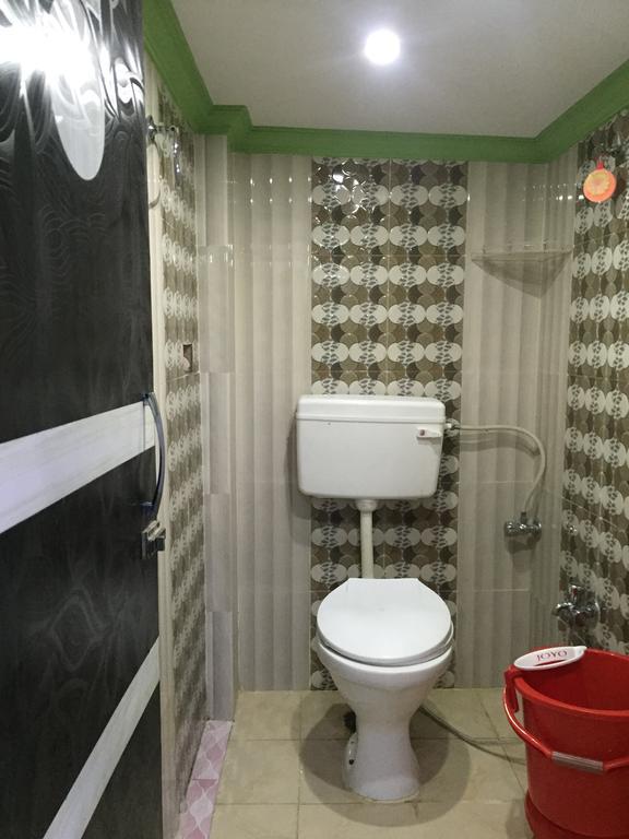 Oyo 75627 New Ankit Guest House Benares Buitenkant foto